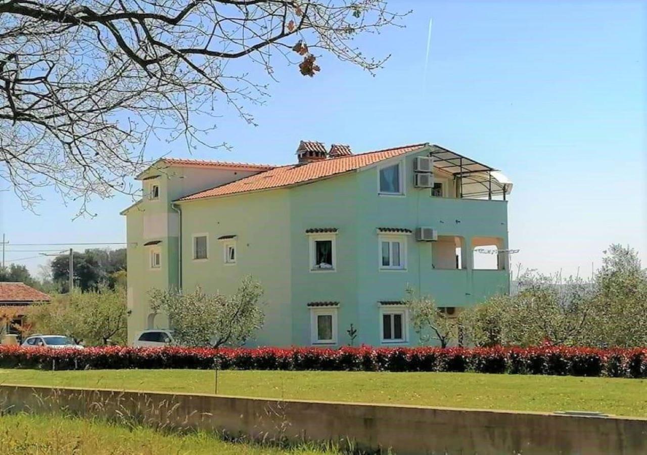 Apartmani Natasa Vrsar Exterior photo