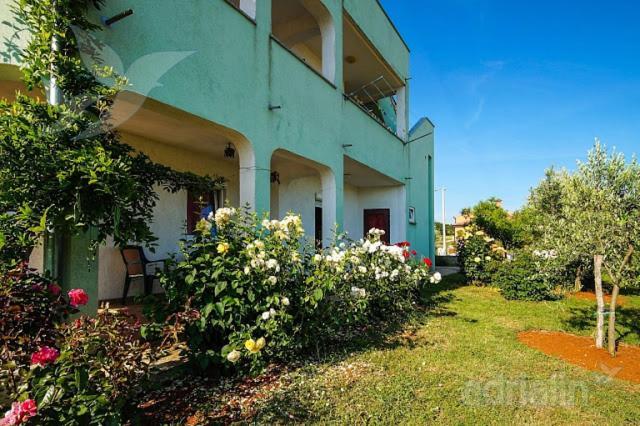 Apartmani Natasa Vrsar Exterior photo